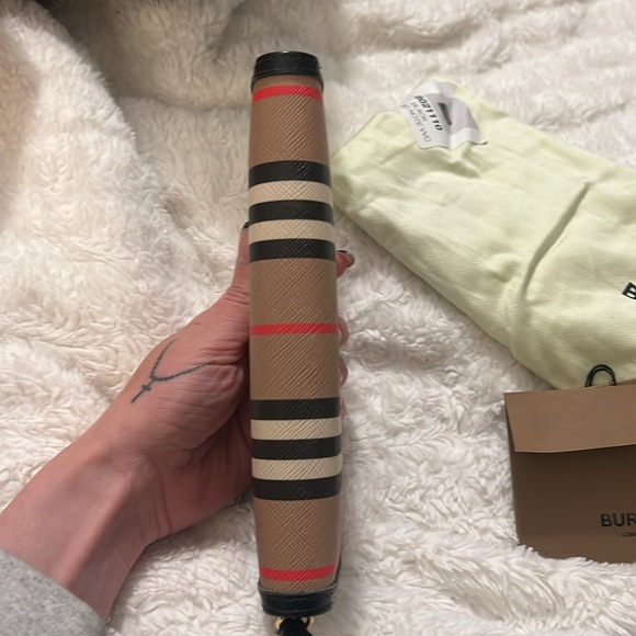 Burberry zip wallet - Picture 7 of 8